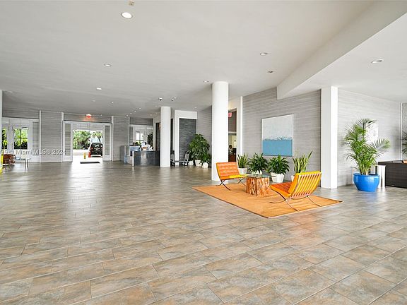 3rd image of 800 West Ave Penthouse 44