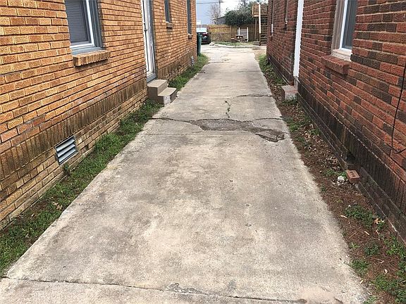 3rd image of 3018 NW 19th St