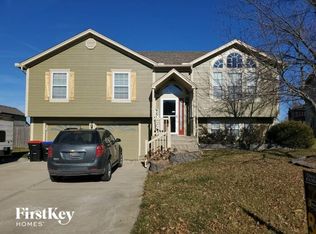 1302 Dogwood Dr, Greenwood, MO 64034