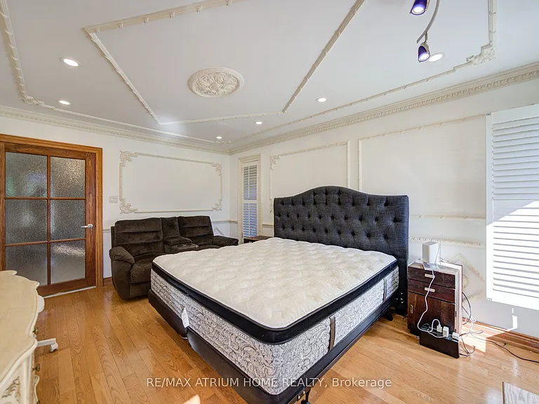 8 Patrick Blvd — Photo 17
