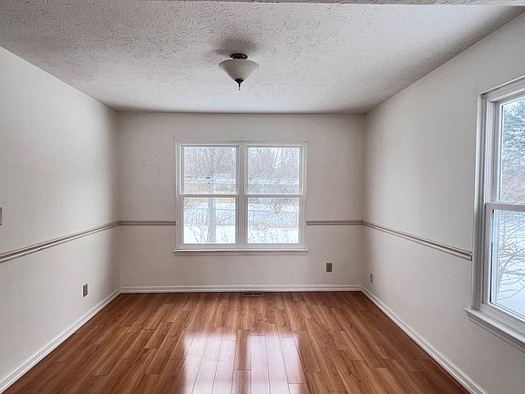 4th image of 1157 Aqueduct Way