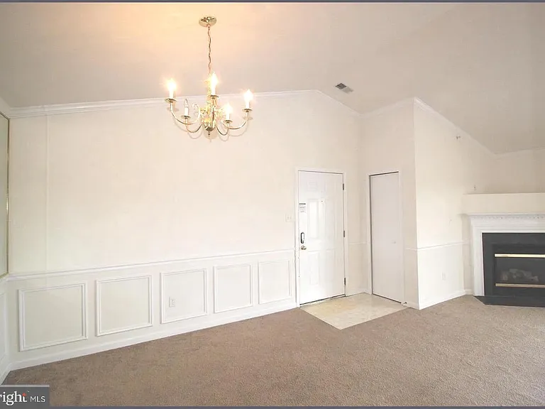 152 Brookland Ct #10 — Photo 7