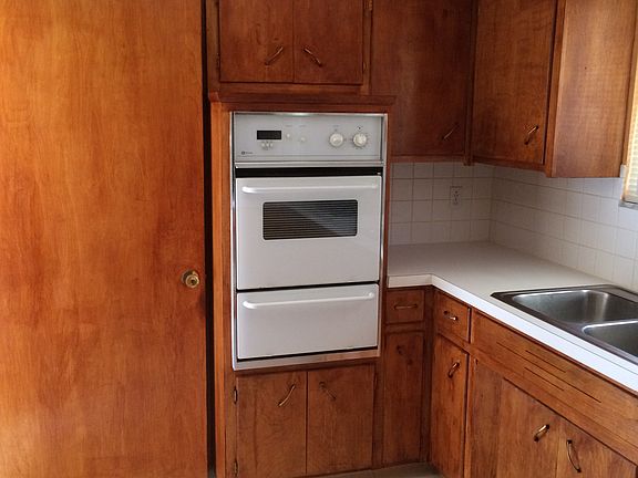 3rd image of 1856 Clairmont Ave