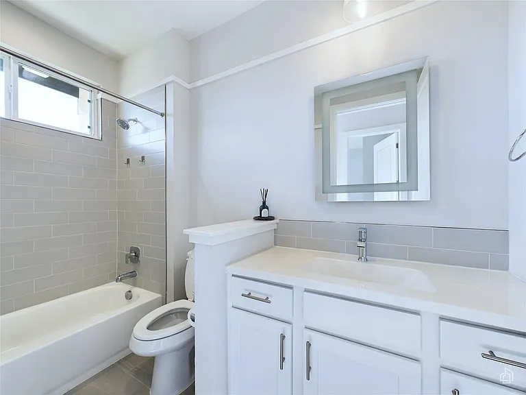 12001 Vista Parke Dr #904 — Photo 24