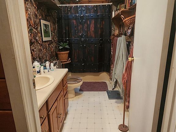 5th image of 435 Emerick Ln