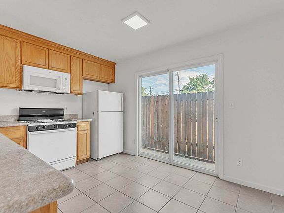 5th image of 3641 Altos Ave