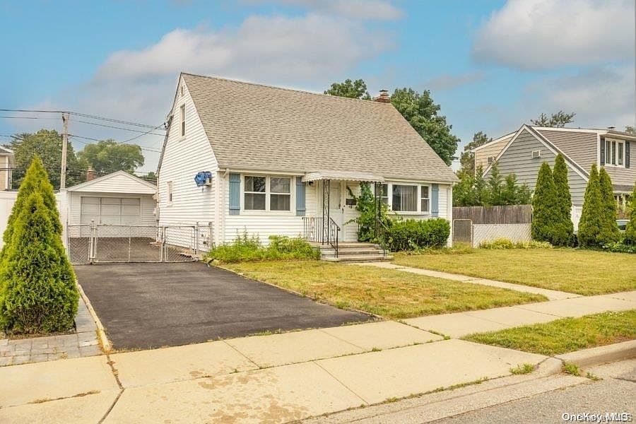 1st image of 190 Lee Avenue