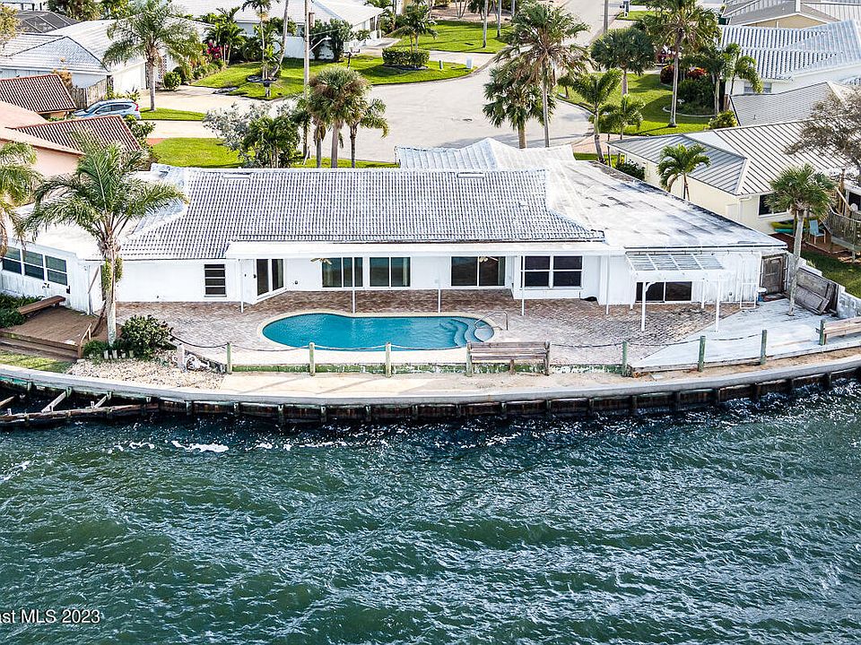 1st image of 472 Carmine Dr
