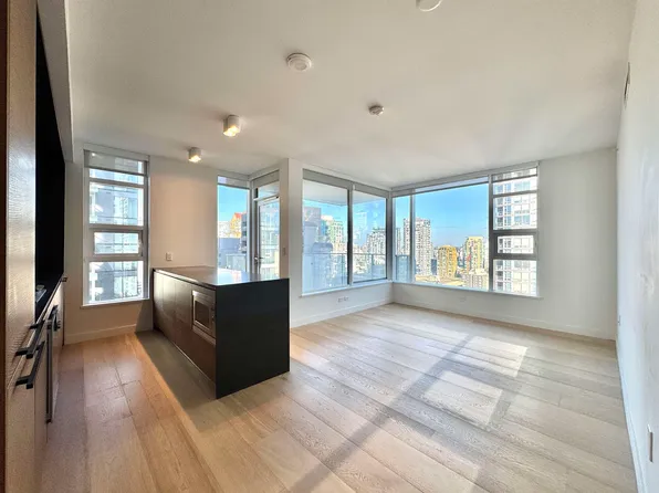 1289 Hornby St #2008, Vancouver, BC V6Z 0G7