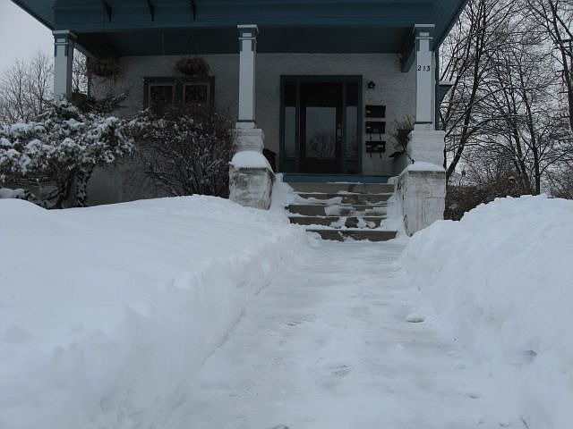 2nd image of 213 N Huron St