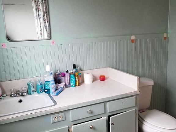 3rd image of 412 Herzog Blvd