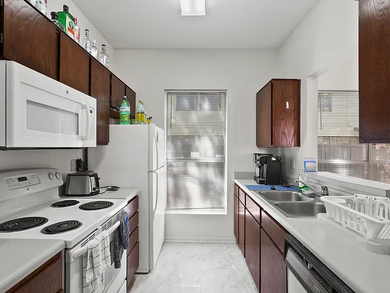 3329 Rosedale Ave #11 — Photo 12