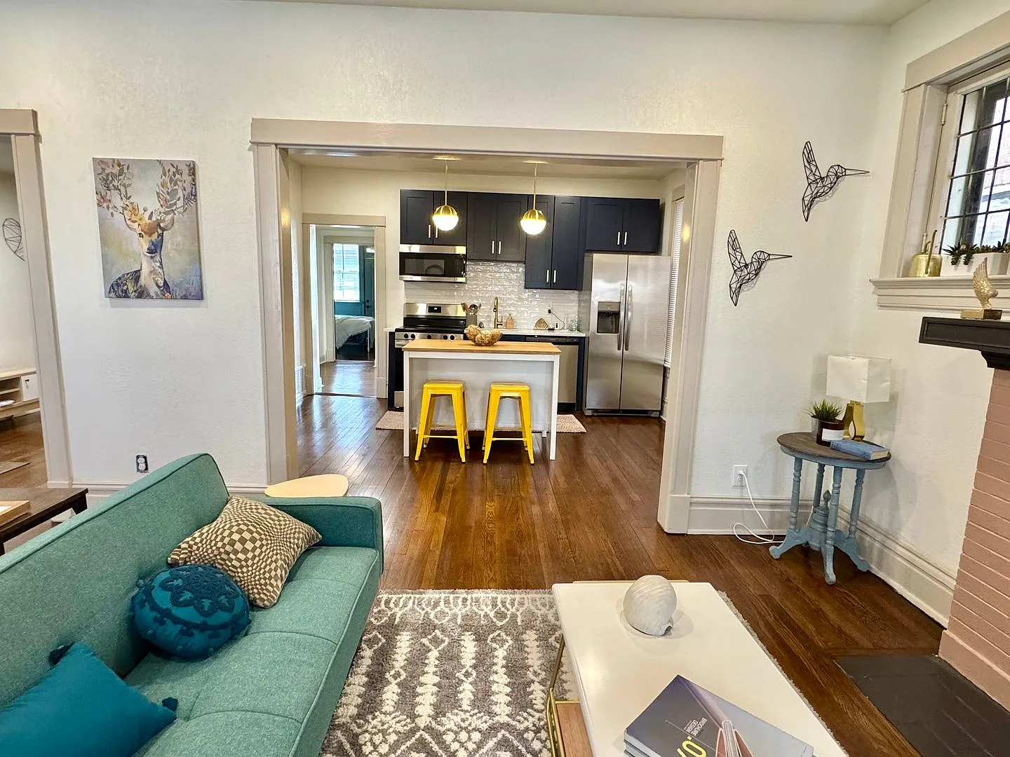 Beautiful 3 Bedroom 2 Bath Unit Available for Rent — Photo 3