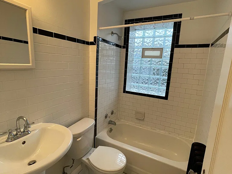 1170 Kenmore Ave #4 — Photo 11