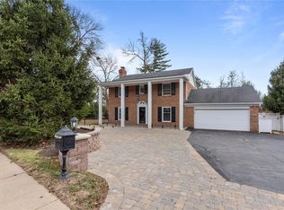 9040 Clayton Rd, Saint Louis, MO 63117