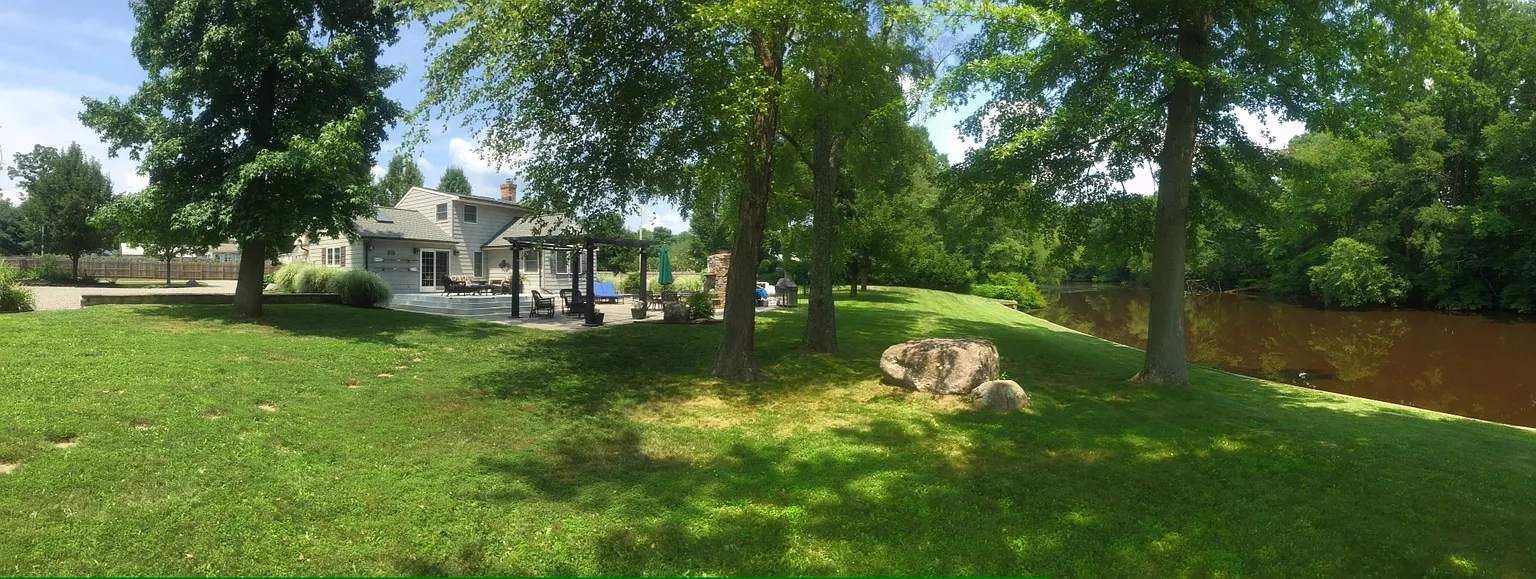 80 Lakeview Dr photo 1