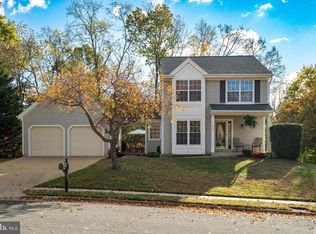 13481 Lake Shore Dr, Herndon, VA