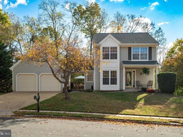 13481 Lake Shore Dr, Herndon, VA 20171