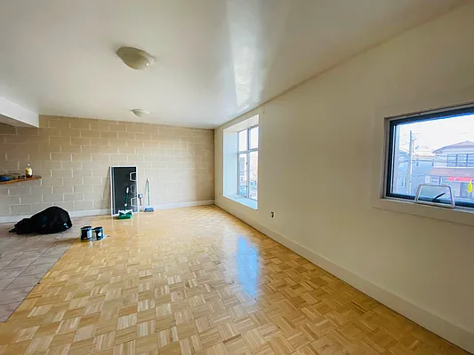 Rented by RealTegrity NY LLC | media 3