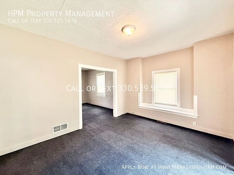 2202 Brownlee Ave NE — Photo 11