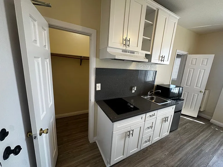 Soto Rose Apartments — Photo 51