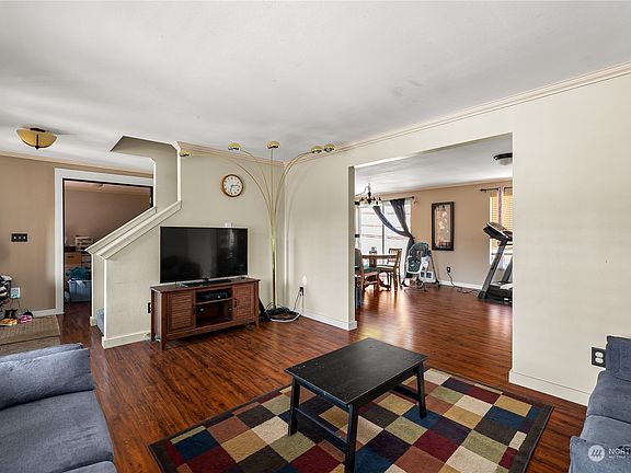 4th image of 240 Bowe Drive