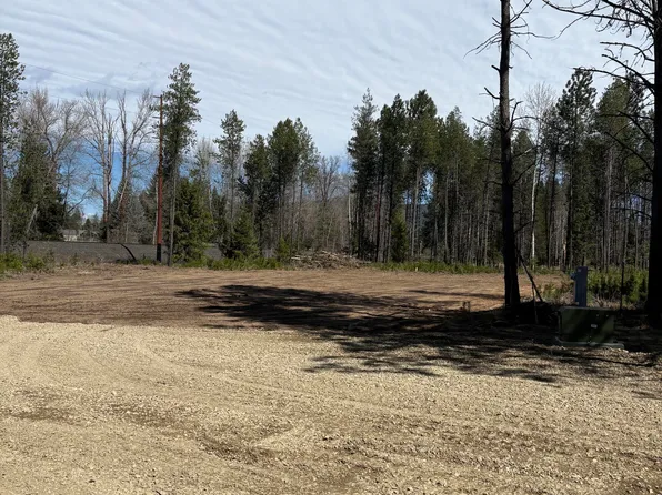 207 Davis Rd, Sagle, ID 83860