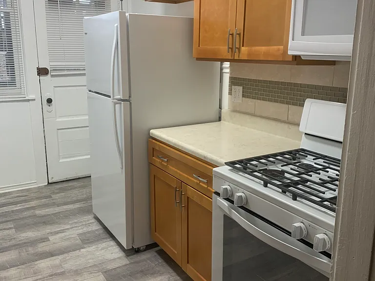 5352 N Winthrop Ave #2 — Photo 13