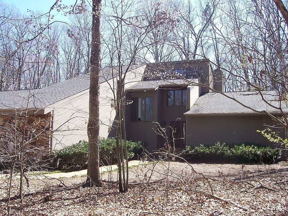 1st image of 235 Woodland Pl
