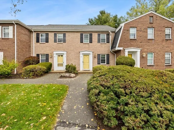 30 Patricia Dr #30, Stoughton, MA 02072