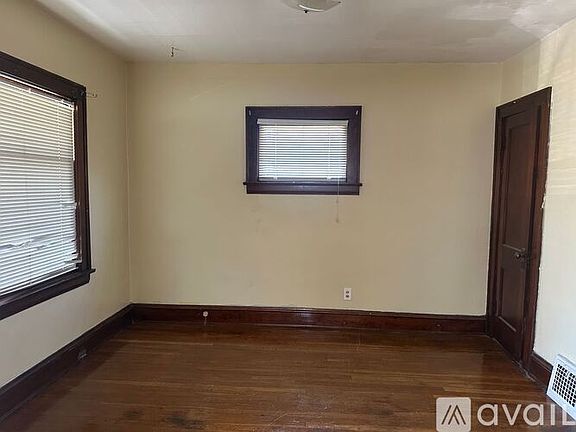 4th image of 10905 Nelson Ave Floor 1