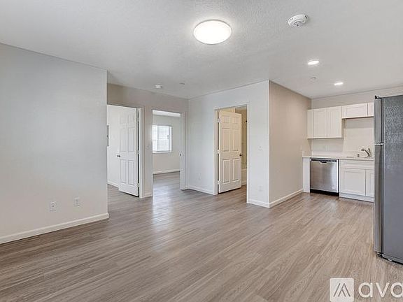 3rd image of 405 S 10th St #10