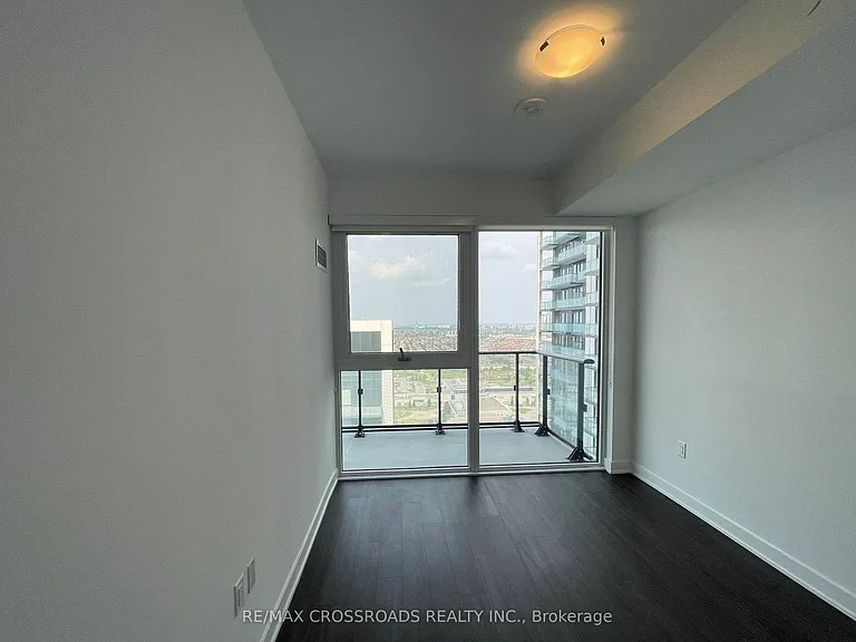95 Oneida Cres #2306 — Photo 5