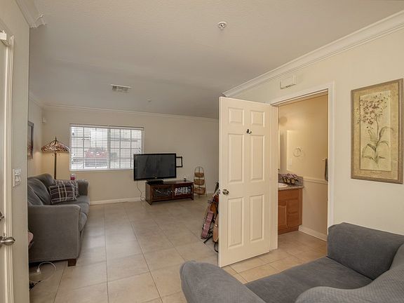 5th image of 1608 W 226th St Unit 1