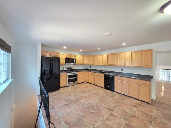 45 Sharrotts Rd Floor 2, Staten Island, NY 10309