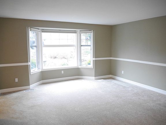 2nd image of 18116 NE 109th St