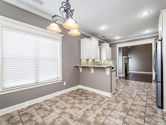 5th image of 2924 Sweetgrass Dr