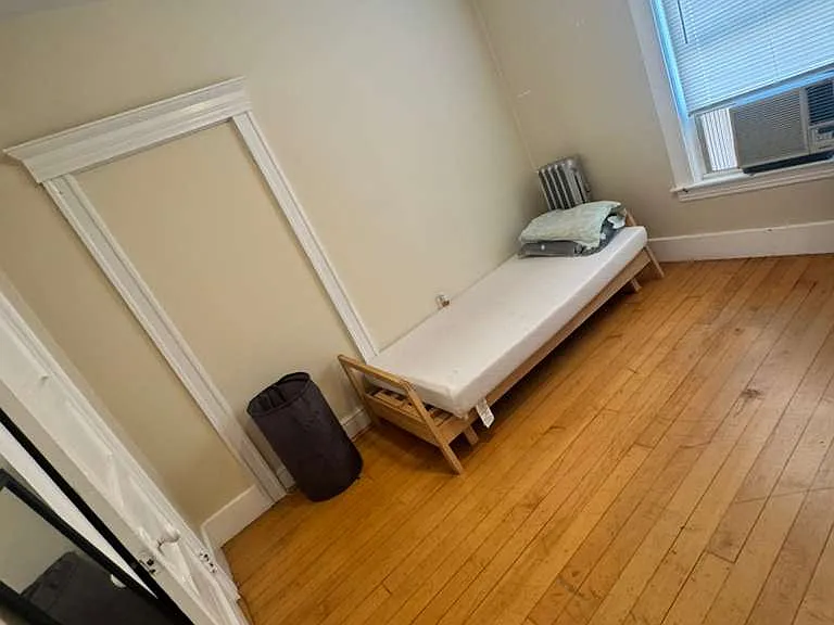 80 Florence St #3 — Photo 2