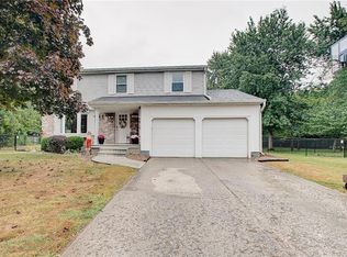 779 Shady Creek Dr, Greenwood, IN 46142