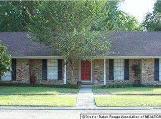 1070 Lakemont Dr, Baton Rouge, LA 70816