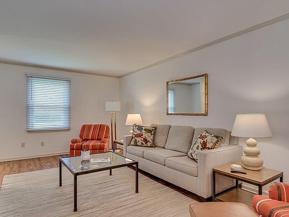 5th image of 2609 Henry Street #D1