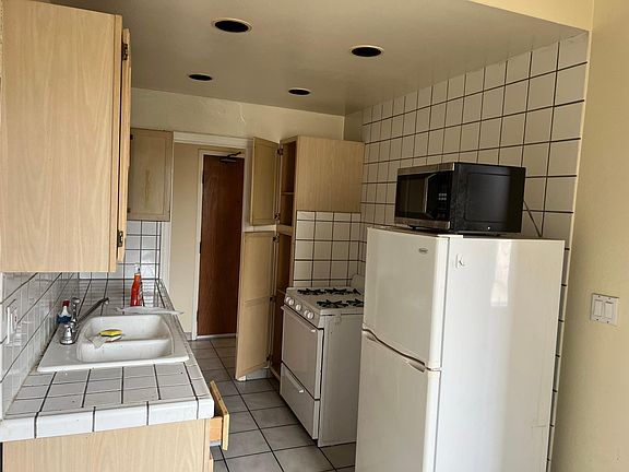 5th image of 630B S Kenmore Ave #400