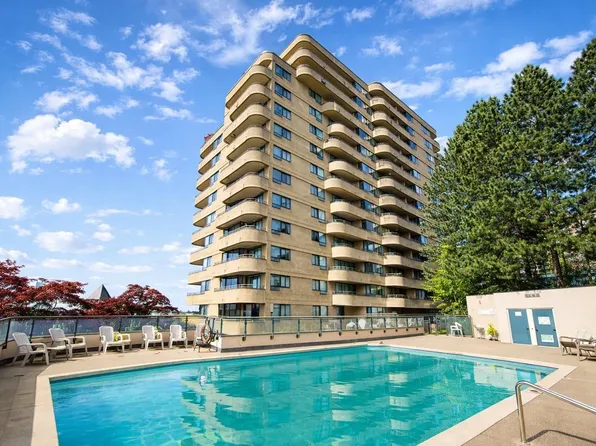 1026 Queens Ave #804, New Westminster, BC V3M 6B2