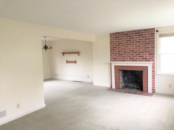 4th image of 105 Sunnyside Dr