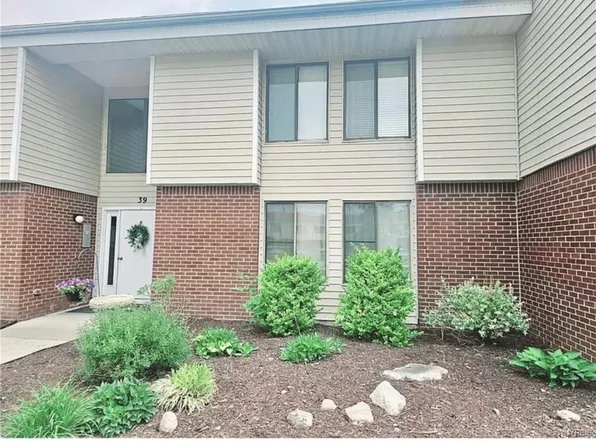39 Bee Hunter Ct Unit B, East Amherst, NY 14051