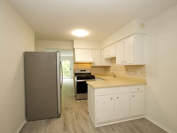 2nd image of 3150 N Neva Ave #2