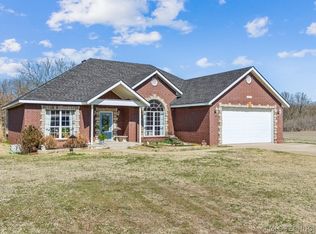 10613 Burton Ln, Skiatook, OK 74070