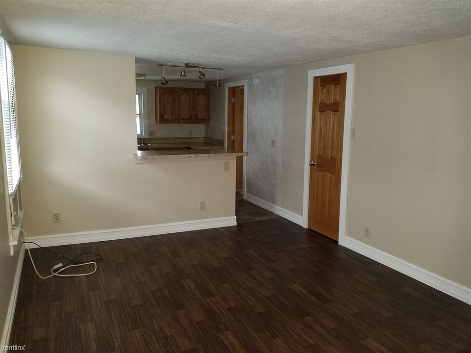1st image of 701 W 6th St #6704900