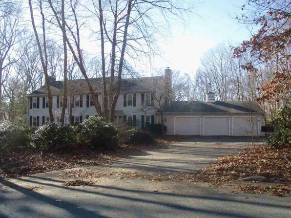 55 Downing St, East Greenwich, RI 02818