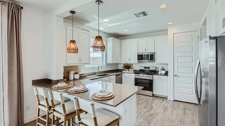 3 bed, 2.5 bath, 1744 sqft, $2,500 — Photo 3